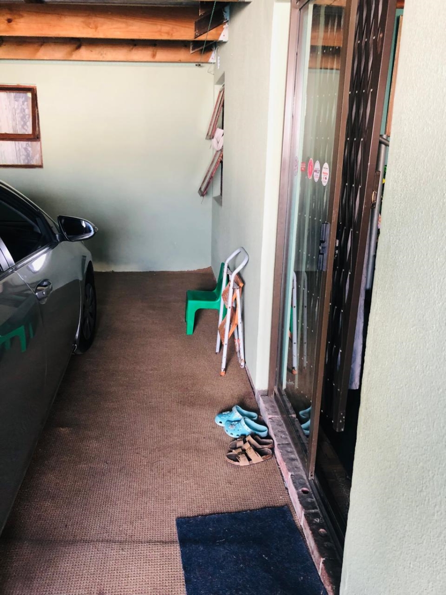 2 Bedroom Property for Sale in Ilitha Park Western Cape